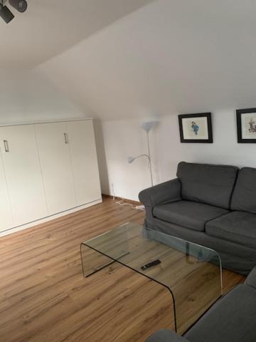 Zentrales Dachgeschossapartment In Leichligen لايشلينغن المظهر الخارجي الصورة